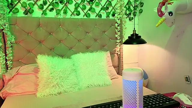 Snapshot of lauren_evans96 chatting on 21, 2, 2026 lauren evans96 online show from 21, 2, 2026