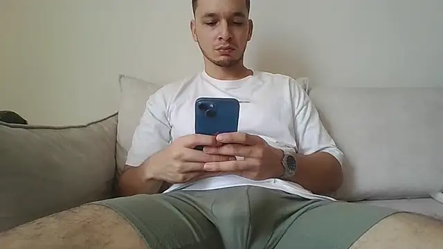 Snapshot of LabronsAd chatting on 20, 10, 2025 LabronsAd online show from 20, 10, 2025