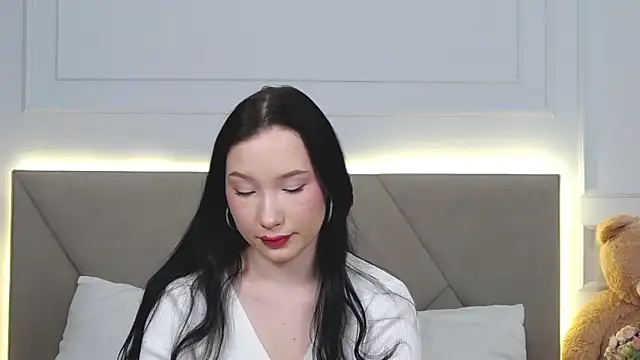 Snapshot of LeilaLow chatting on 15, 1, 2025 LeilaLow online show from 15, 1, 2025