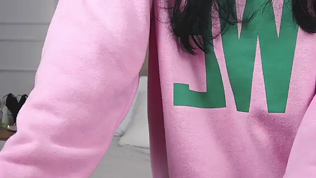 Snapshot of LeilaLow chatting on 26, 2, 2025 LeilaLow online show from 26, 2, 2025