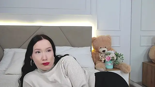 Snapshot of LeilaLow chatting on 9, 3, 2025 LeilaLow online show from 9, 3, 2025