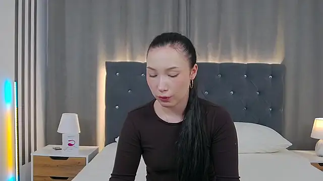 Snapshot of LeilaLow chatting on 13, 1, 2026 LeilaLow online show from 13, 1, 2026