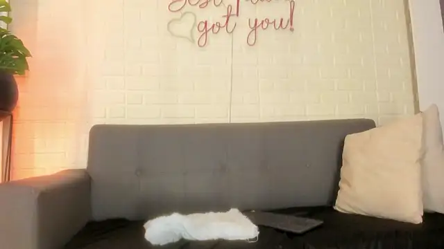 Snapshot of karina_gomez_18 chatting on 16, 2, 2026 karina gomez 18 online show from 16, 2, 2026