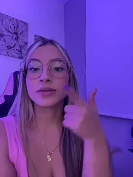 Snapshot of Issabela_G1 chatting on 13, 5, 2026 Issabela G1 online show from 13, 5, 2026