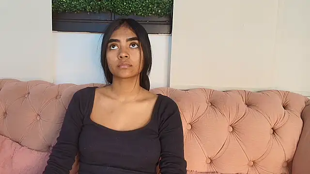 Snapshot of julieta_aguilar1 chatting on 11, 10, 2025 julieta aguilar1 online show from 11, 10, 2025