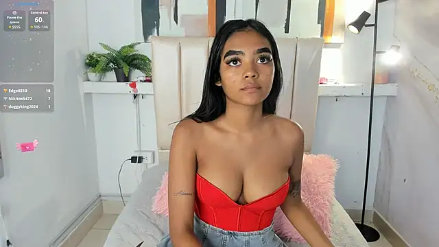 Snapshot of julieta_aguilar1 chatting on 16, 11, 2025 julieta aguilar1 online show from 16, 11, 2025