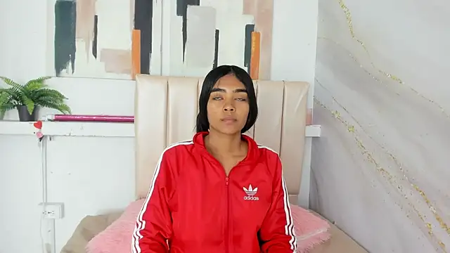 Snapshot of julieta_aguilar1 chatting on 1, 12, 2025 julieta aguilar1 online show from 1, 12, 2025