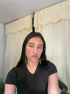 Snapshot of paulinamoons1 chatting on 14, 5, 2026 paulinamoons1 online show from 14, 5, 2026