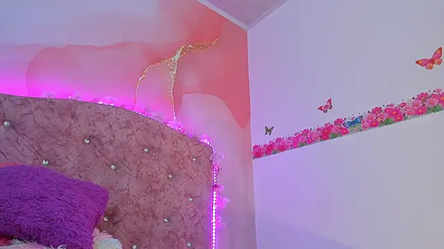 Snapshot of Bella__sweet chatting on 18, 1, 2025 Bella sweet online show from 18, 1, 2025