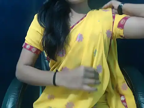 Snapshot of Yashi chatting on 4, 12, 2025 Yashi online show from 4, 12, 2025