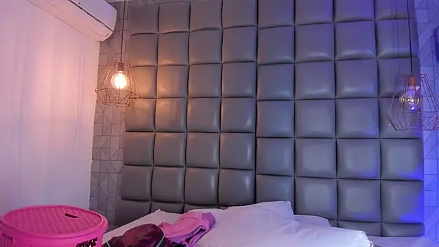 Snapshot of mile_uribe chatting on 27, 9, 2025 mile uribe online show from 27, 9, 2025