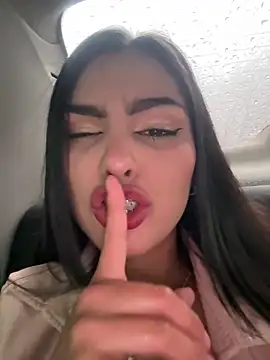 Snapshot of Maddy_Rouse_ chatting on 5, 1, 2026 Maddy Rouse online show from 5, 1, 2026