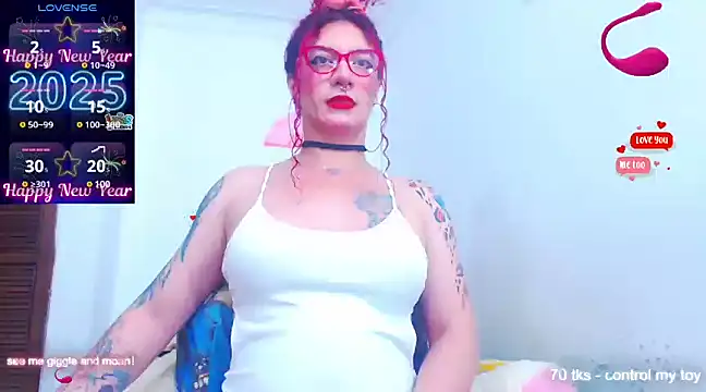 Skarleth77 online show from 8, 1, 2025