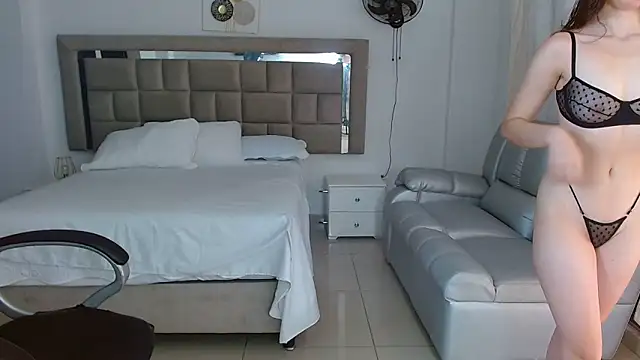 zoecruzz online show from 4, 2, 2026