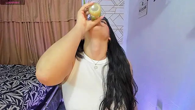 Snapshot of _laina_ chatting on 15, 3, 2025 laina online show from 15, 3, 2025