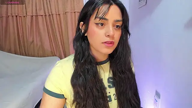 Snapshot of _laina_ chatting on 23, 3, 2025 laina online show from 23, 3, 2025