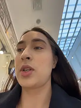 Holly Play online show from 19, 11, 2025