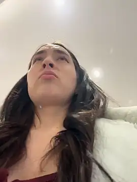 Holly Play online show from 26, 2, 2026