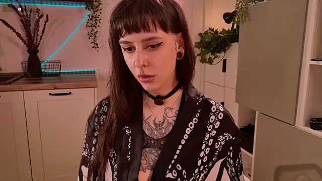 MichaellaMoon online show from 31, 5, 2026