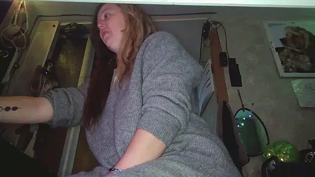 Lyrann89 online show from 1, 12, 2025