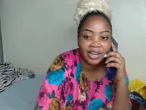 Snapshot of Petit_haris chatting on 7, 6, 2026 Petit haris online show from 7, 6, 2026