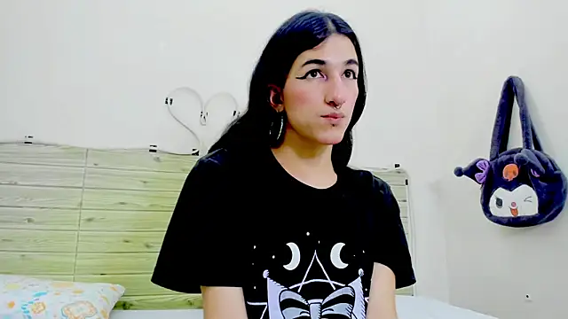 Evil Queen13 online show from 25, 11, 2025