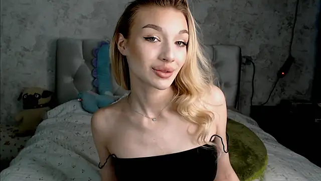 Snapshot of Ella_Milla chatting on 20, 5, 2026 Ella Milla online show from 20, 5, 2026