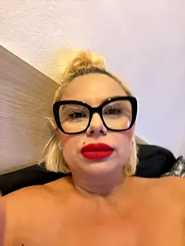 Snapshot of luna_14 chatting on 27, 9, 2025 luna 14 online show from 27, 9, 2025