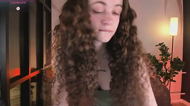 Snapshot of Curly_Moon chatting on 1, 7, 2026 Curly Moon online show from 1, 7, 2026