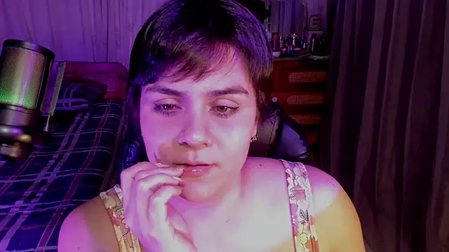 Snapshot of isabelacooperr chatting on 4, 8, 2026 isabelacooperr online show from 4, 8, 2026