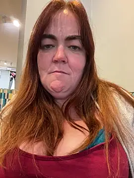 curvy-milf-abbie online show from 5, 12, 2025