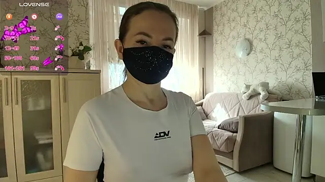 MilfeaN online show from 1, 4, 2026