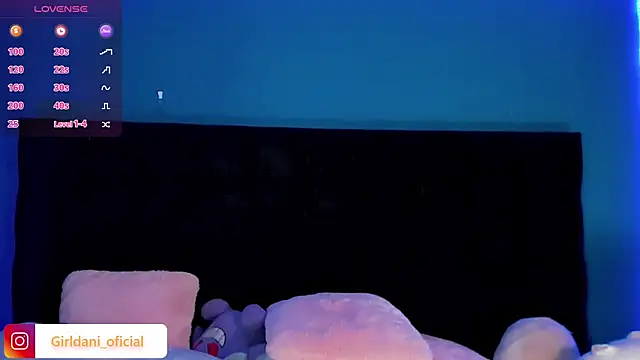 Liittle foxxxy online show from 18, 1, 2025