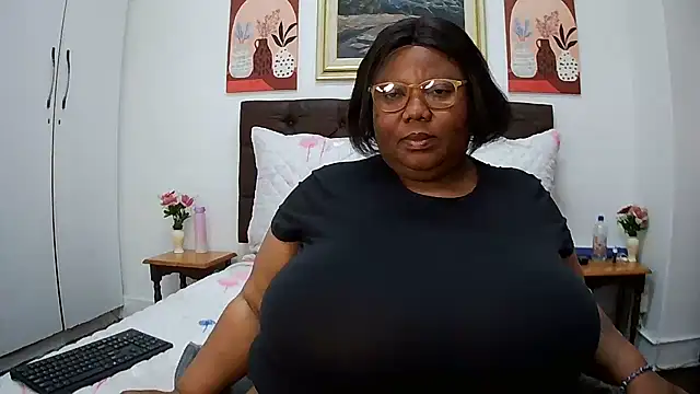 Snapshot of DAIRYBELLELIZxx chatting on 3, 7, 2026 DAIRYBELLELIZxx online show from 3, 7, 2026