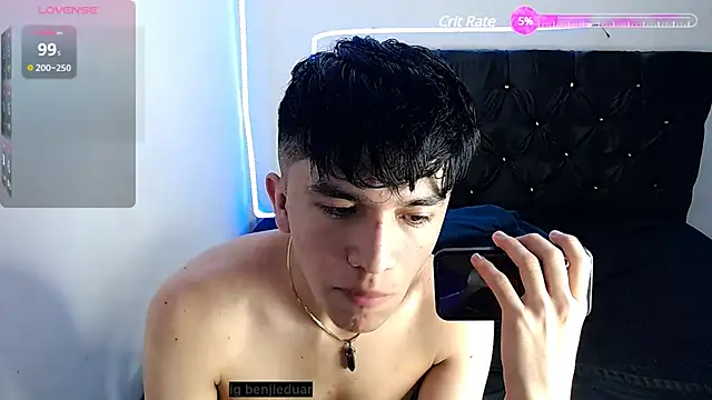 Snapshot of benji_hoter chatting on 7, 2, 2025 benji hoter online show from 7, 2, 2025