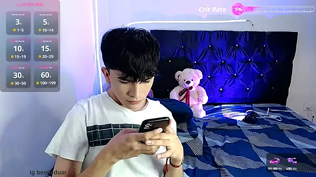 Snapshot of benji_hoter chatting on 16, 9, 2025 benji hoter online show from 16, 9, 2025