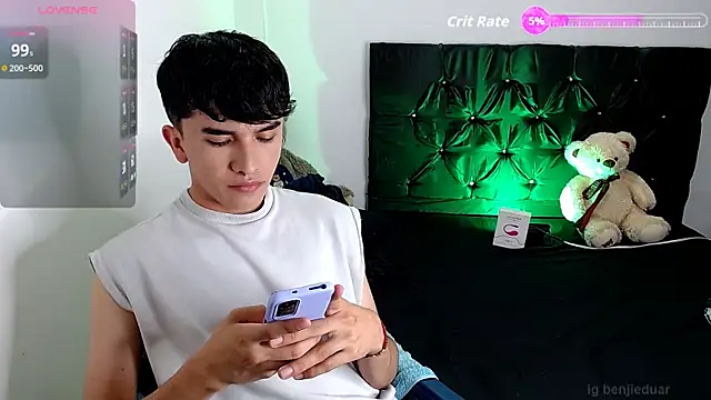 benji hoter online show from 17, 12, 2025