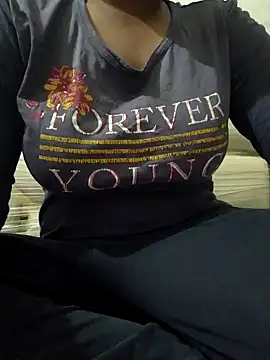 Snapshot of mishti_kaur chatting on 2, 12, 2024 mishti kaur online show from 2, 12, 2024