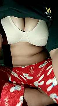 Snapshot of mishti_kaur chatting on 14, 1, 2025 mishti kaur online show from 14, 1, 2025