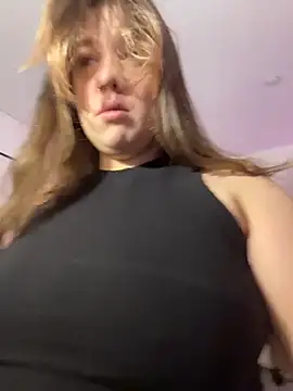 Snapshot of SuzieMurray chatting on 21, 2, 2026 SuzieMurray online show from 21, 2, 2026