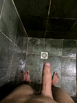 Snapshot of gzn01 chatting on 3, 11, 2025 gzn01 online show from 3, 11, 2025