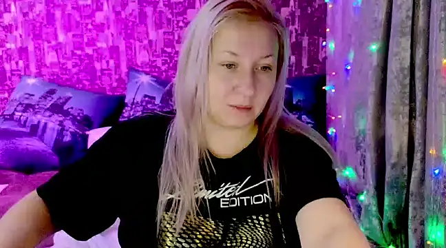 Snapshot of sarakatherin chatting on 23, 12, 2024 sarakatherin online show from 23, 12, 2024