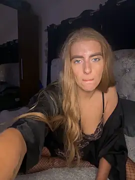 Summer Paige online show from 1, 2, 2025