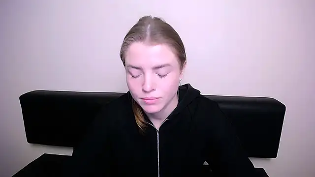 Snapshot of MissOliviaa_ chatting on 31, 1, 2025 MissOliviaa  online show from 31, 1, 2025