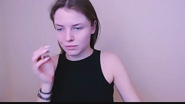 Snapshot of MissOliviaa_ chatting on 7, 2, 2025 MissOliviaa  online show from 7, 2, 2025