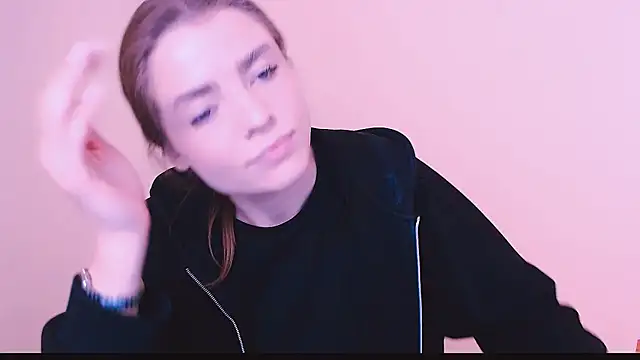 Snapshot of MissOliviaa_ chatting on 10, 2, 2025 MissOliviaa  online show from 10, 2, 2025