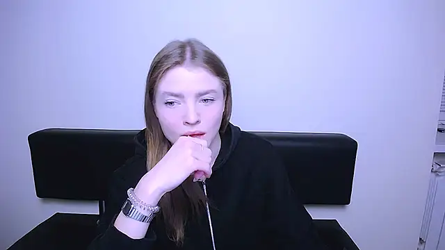 Snapshot of MissOliviaa_ chatting on 18, 2, 2025 MissOliviaa  online show from 18, 2, 2025