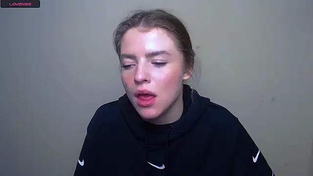 Snapshot of MissOliviaa_ chatting on 26, 2, 2025 MissOliviaa  online show from 26, 2, 2025