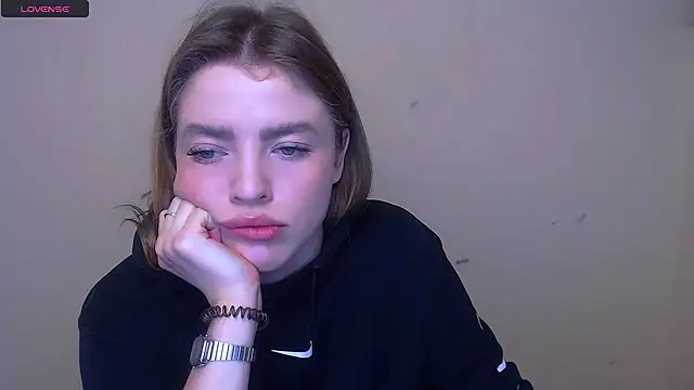 Snapshot of MissOliviaa_ chatting on 27, 2, 2025 MissOliviaa  online show from 27, 2, 2025