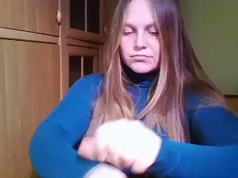 Evasapples online show from 5, 1, 2025